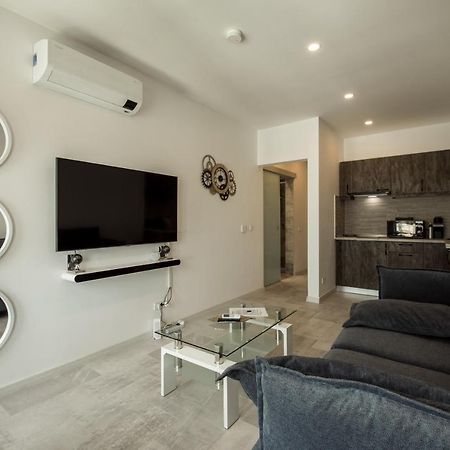 Fancy Penthouse Studio With Lakeview W10 Bukarest Exterior foto