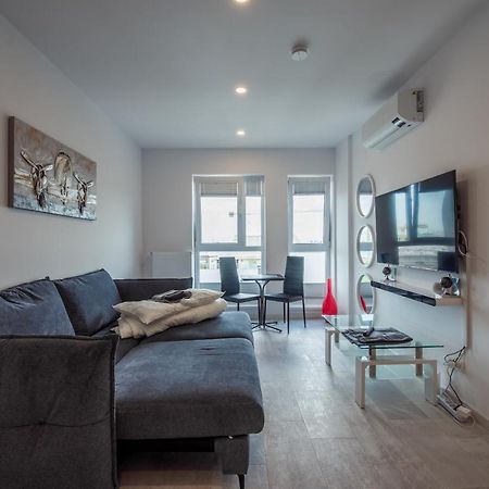 Fancy Penthouse Studio With Lakeview W10 Bukarest Exterior foto