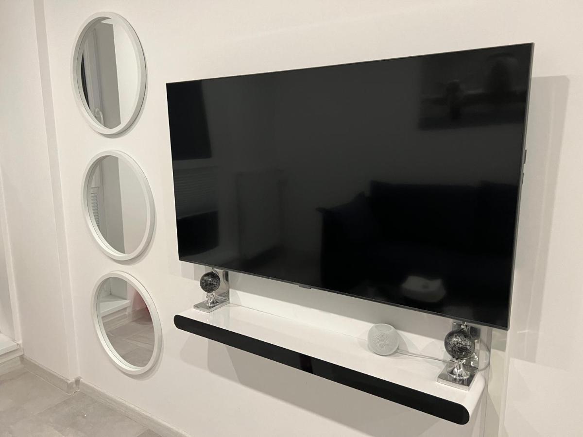 Fancy Penthouse Studio With Lakeview W10 Bukarest Exterior foto