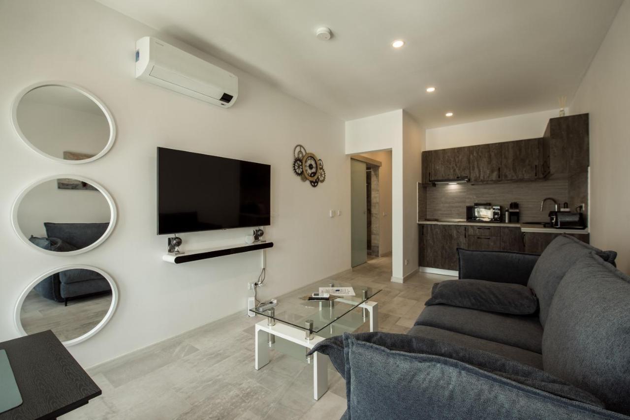 Fancy Penthouse Studio With Lakeview W10 Bukarest Exterior foto